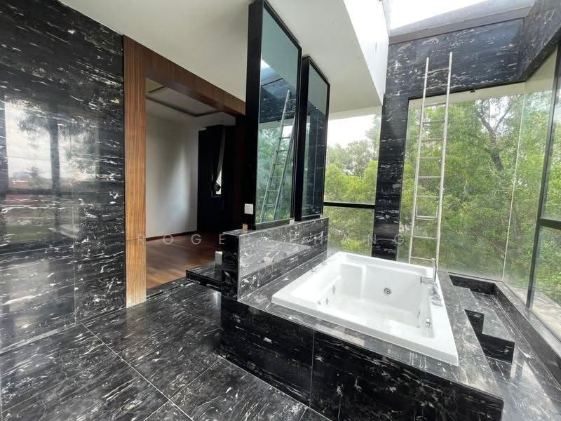 Bungalow House for Sale in Subang Jaya (Selangor) - Roger Phang - Bathroom - PropertyGuru.com.my