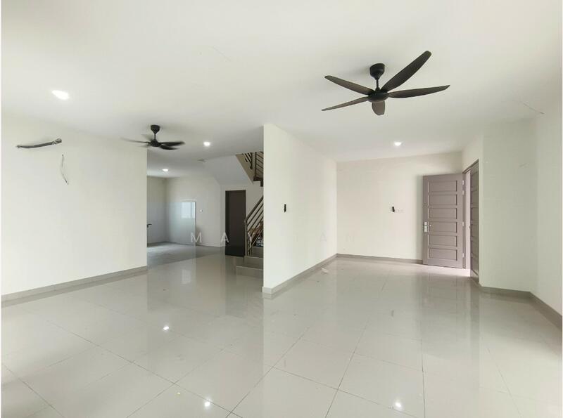 Rumah Berkembar untuk Dijual di Nibong Tebal (Penang) - May Tan - Living Room - PropertyGuru.com.my