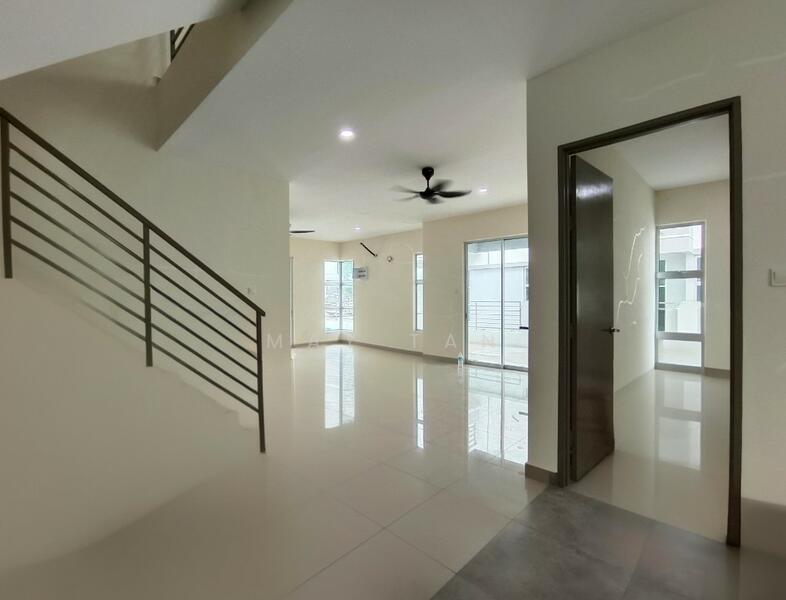 Rumah Berkembar untuk Dijual di Nibong Tebal (Penang) - May Tan - Living Room - PropertyGuru.com.my