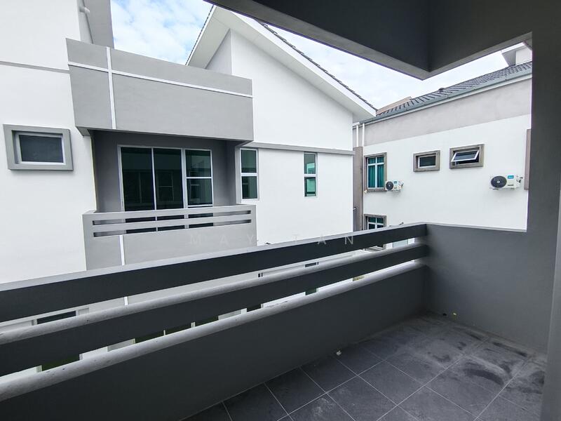 Rumah Berkembar untuk Dijual di Nibong Tebal (Penang) - May Tan - Balcony - PropertyGuru.com.my