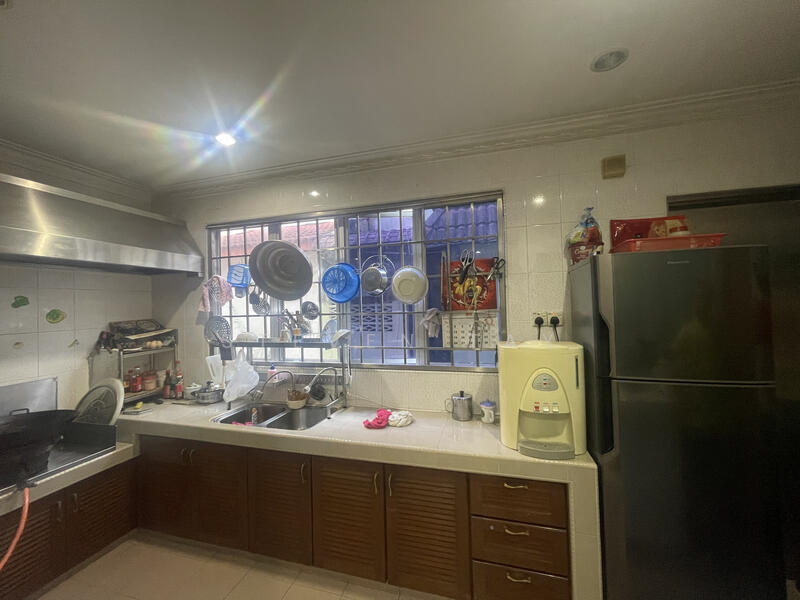 Rumah Teres untuk Dijual di Taman Desa Aman (Cheras) - Steven Tay - Kitchen - PropertyGuru.com.my