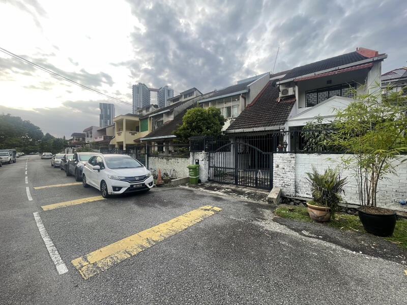Rumah Teres untuk Dijual di Taman Desa Aman (Cheras) - Steven Tay - Exterior - PropertyGuru.com.my