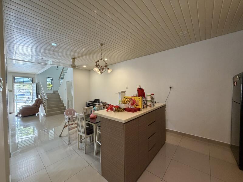 Cluster House for Sale in Taman Adda Heights (Tebrau) - Lifen . - Dining area - PropertyGuru.com.my