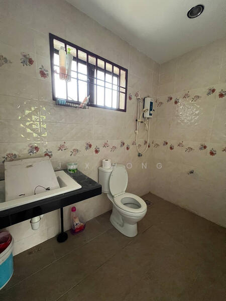 Bungalow for Sale in Bandar Putra (Kulai) - Jax Wong - Bathroom - PropertyGuru.com.my