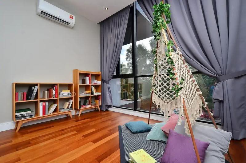 Bungalow House untuk Dijual di Subang Jaya (Selangor) - Roger Phang - Study - PropertyGuru.com.my