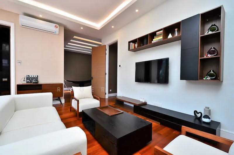Bungalow House untuk Dijual di Subang Jaya (Selangor) - Roger Phang - Living Room - PropertyGuru.com.my