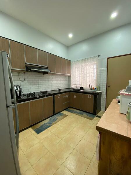 2-storey Terraced House for Sale in Shah Alam (Selangor) - Azri Zabidin - Kitchen - PropertyGuru.com.my