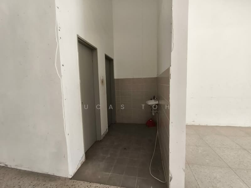 Shop for Rent in Puncak Alam (Selangor) - Lucas Toh - Interior - PropertyGuru.com.my