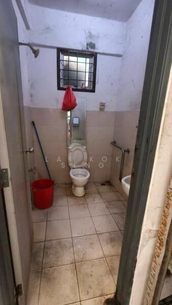 Semi-D Factory for Sale in Taman Impian Emas (Skudai) - Lai Kok Seng - Bathroom - PropertyGuru.com.my