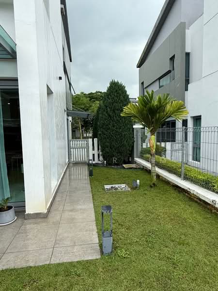 Semi-Detached House for Sale in Taman Molek (Johor Bahru) - Victor Lim - PropertyGuru.com.my