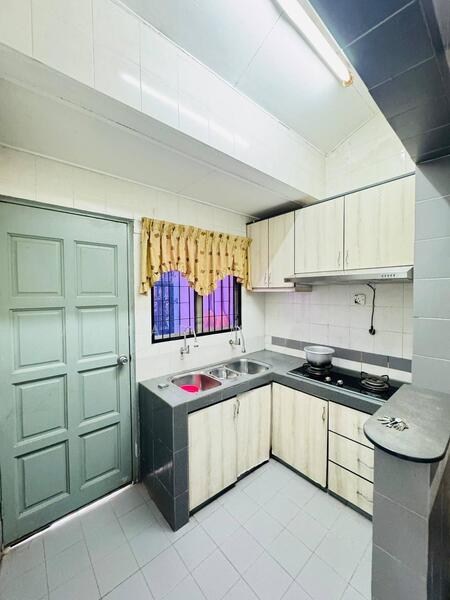 2-storey Terraced House for Sale in U5, Taman Subang Bestari (Shah Alam) - Ahmad Muslim - Kitchen - PropertyGuru.com.my