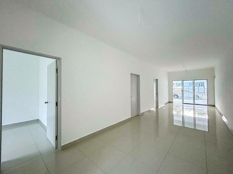 Albury 1 @ Mahkota Hills untuk Untuk Dijual - RM 350,000, Feb 2026 - Living Room - PropertyGuru.com.my