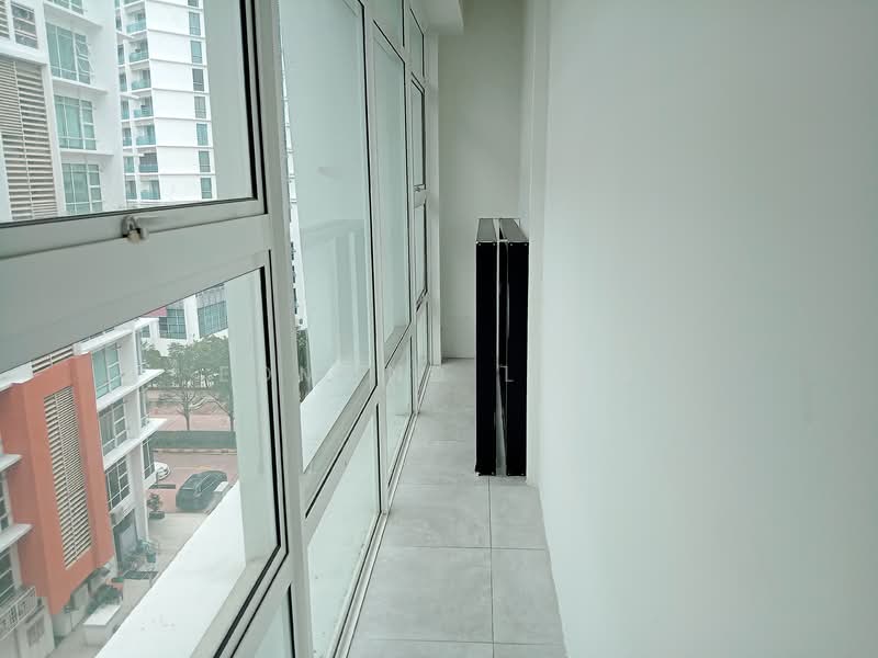 Oasis Square untuk Untuk Disewa - RM 6,000 /bulan, Apr 2026 - Balcony - PropertyGuru.com.my