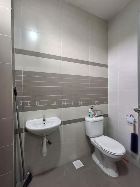 Apartment for Sale at The Seed Taman Sutera Utama - Benjamin Ong - Bathroom - PropertyGuru.com.my