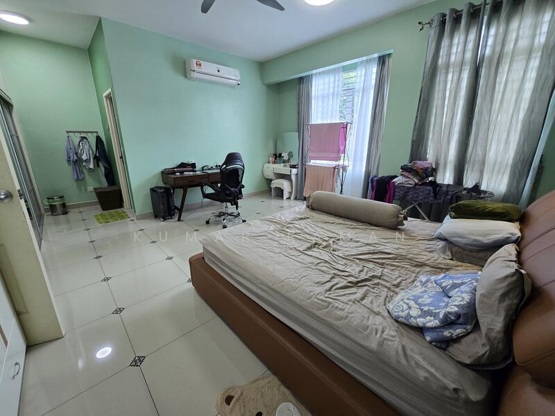 Master Bedroom - 1st Floor