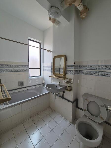 Condominium for Sale at Sri Ayu - John Ooi - Bathroom - PropertyGuru.com.my