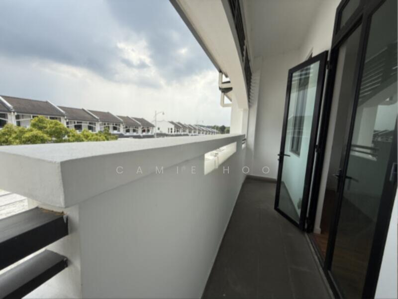2-storey Terraced House for Sale in Eco Majestic (Semenyih) - Camie Hoo - Balcony - PropertyGuru.com.my