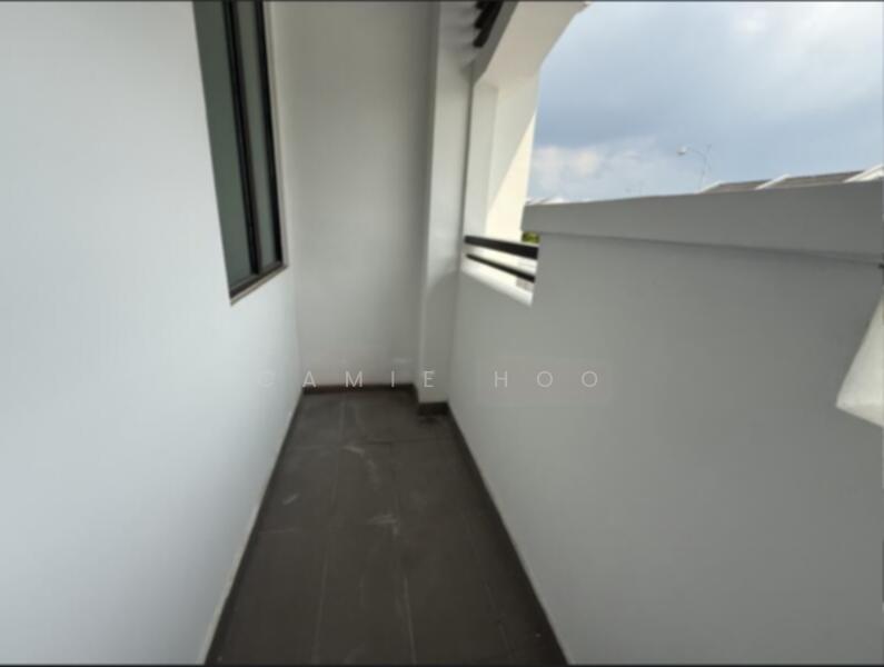 2-storey Terraced House for Sale in Eco Majestic (Semenyih) - Camie Hoo - Balcony - PropertyGuru.com.my