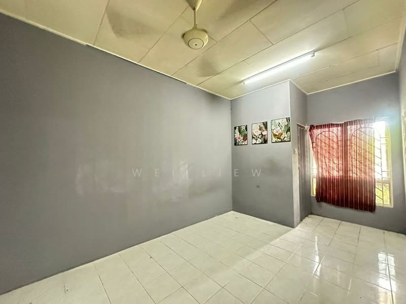 1-storey Terraced House for Sale in Taman Lestari Putra (Seri Kembangan) - Wei Liew - Interior - PropertyGuru.com.my