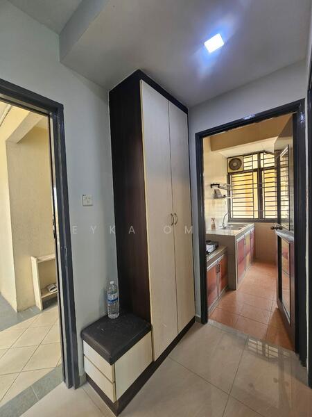 entrance / shoe cabinet