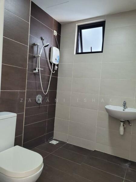Kondominium untuk Dijual di Green Park Residence - Zamani Ishak - Bathroom - PropertyGuru.com.my