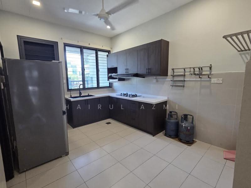 2-storey Terraced House for Rent in Alam Impian (Shah Alam) - Hairul Azmi - Kitchen - PropertyGuru.com.my