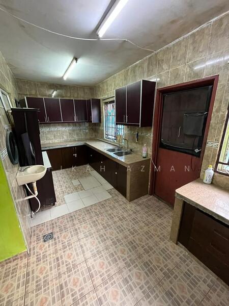 2-storey Terraced House for Sale in Taman Seri Mewah (Kajang) - Atikah Azman - Kitchen - PropertyGuru.com.my