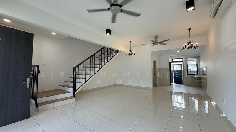 Rumah Teres 2 Tingkat untuk Dijual di Shah Alam (Selangor) - Zairul Hamedi Bin Zainal - Living Room - PropertyGuru.com.my