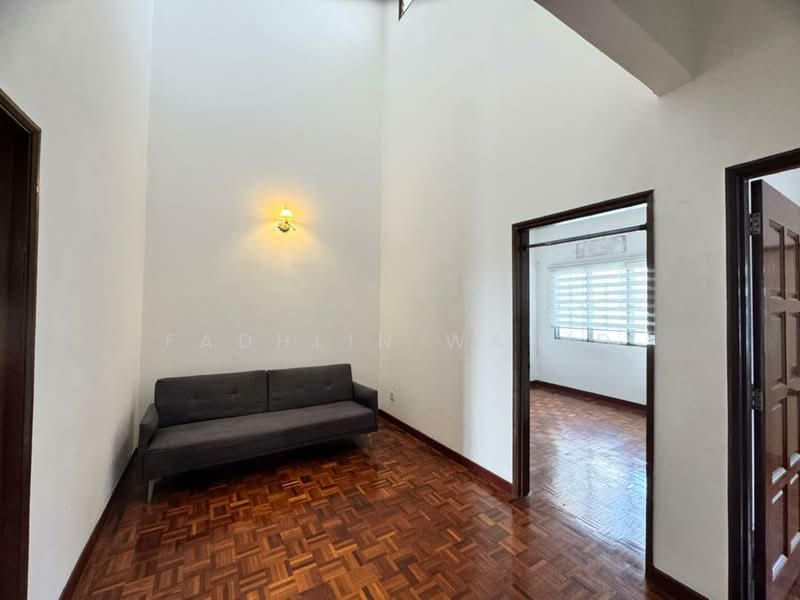 Rumah Teres 2 Tingkat untuk Dijual di Seksyen 7 (Shah Alam) - Fadhlin Wahid - Living Room - PropertyGuru.com.my
