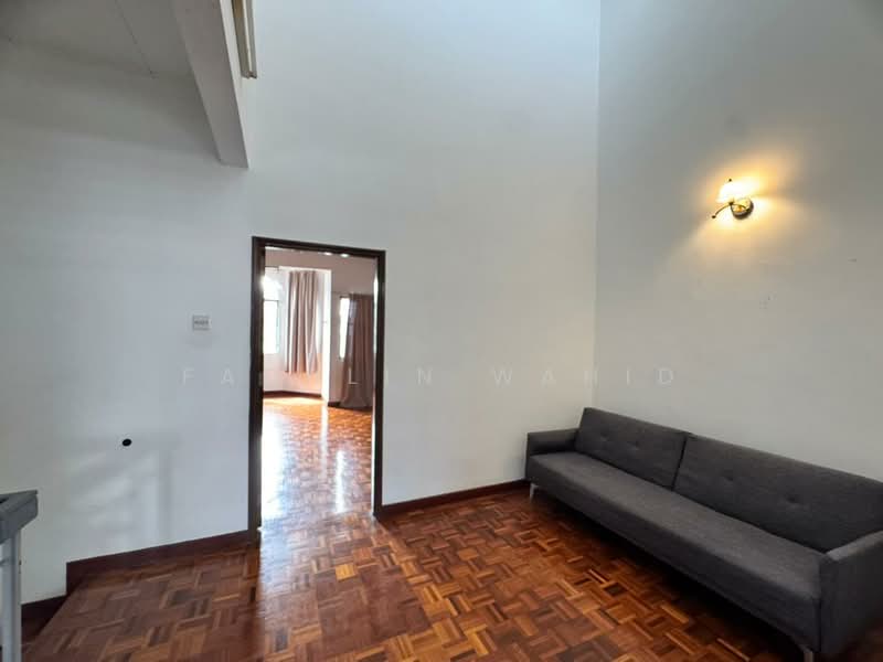 Rumah Teres 2 Tingkat untuk Dijual di Seksyen 7 (Shah Alam) - Fadhlin Wahid - Living Room - PropertyGuru.com.my