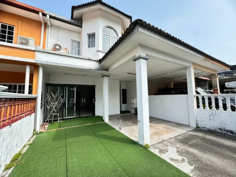 Rumah Teres 2 Tingkat untuk Dijual di Seksyen 7 (Shah Alam) - Fadhlin Wahid - Exterior - PropertyGuru.com.my
