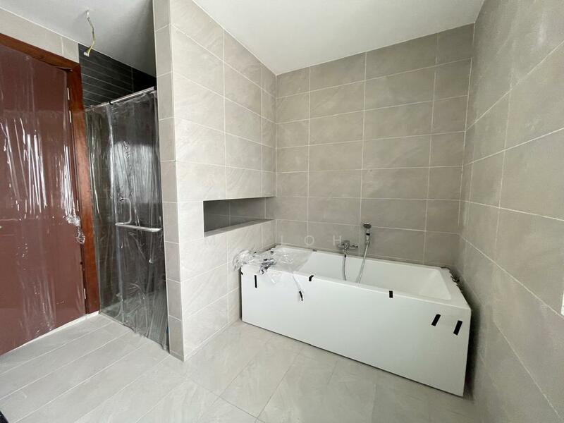 Semi-Detached House for Sale in Rawang (Selangor) - MY Loh - Bathroom - PropertyGuru.com.my