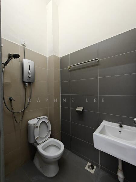 Terraced House for Rent in Taman Mount Austin (Tebrau) - Daphne Lee - Bathroom - PropertyGuru.com.my