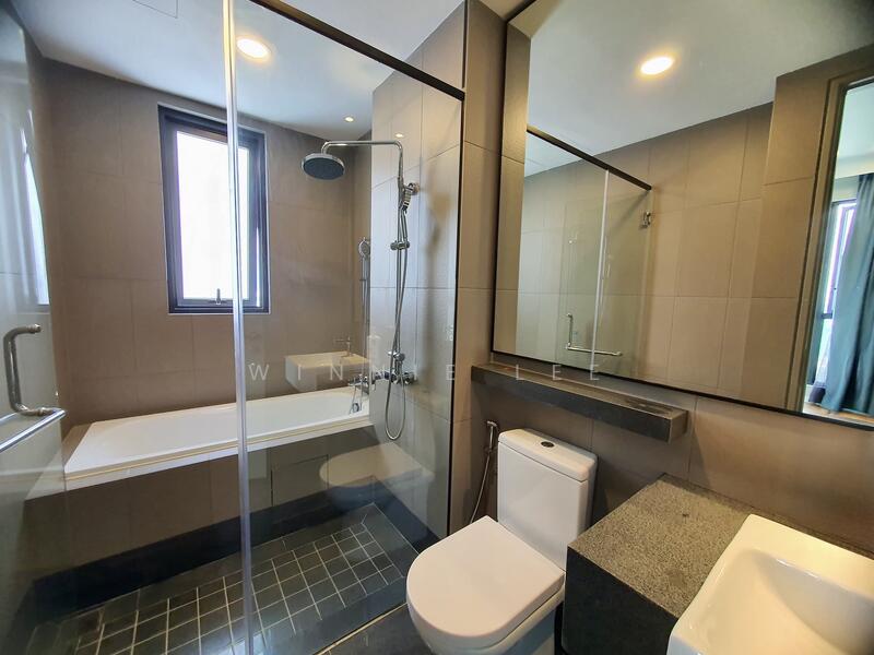 Service Residence for Rent at Bloomsvale Menara Vista Petaling - Winnie Lee - Masted bathroom - PropertyGuru.com.my