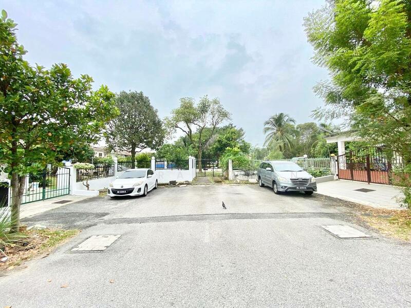 2-storey Terraced House for Sale in TAMAN PUCHONG UTAMA (Puchong) - Asyraf Aman - Exterior - PropertyGuru.com.my