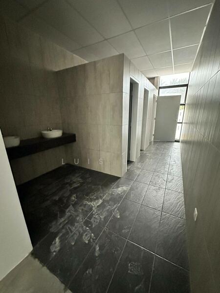 Desa Cemerlang Desas Cemerlangs untuk Untuk Disewa - RM 12,500 /bulan, Mac 2026 - Bathroom - PropertyGuru.com.my