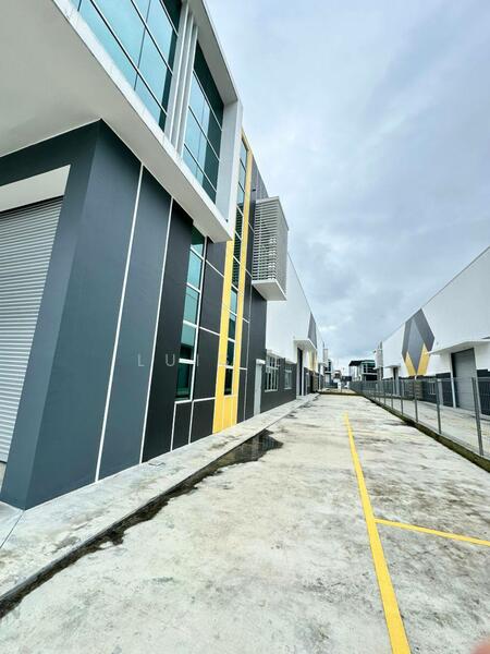 Desa Cemerlang Desas Cemerlangs untuk Untuk Disewa - RM 12,500 /bulan, Mac 2026 - Exterior - PropertyGuru.com.my