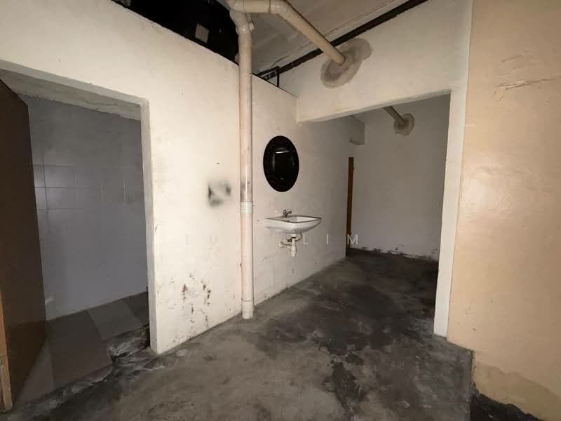 Shop for Rent in Taman Sri Tebrau (Johor Bahru) - Luis Lim - Interior - PropertyGuru.com.my
