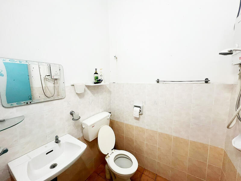 Rumah Teres 1 Tingkat untuk Dijual di Batu Gajah (Perak) - Kevin Chai - Bathroom 2 - PropertyGuru.com.my