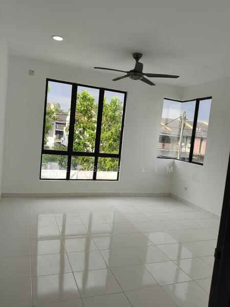 2-storey Terraced House for Sale in Beranang (Selangor) - Jessie Lim - Living Room - PropertyGuru.com.my