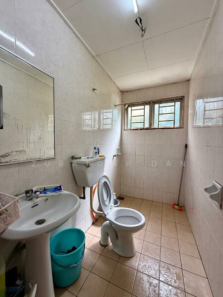 Bungalow for Sale in Shah Alam (Selangor) - Zuraidah Dan - Bathroom - PropertyGuru.com.my