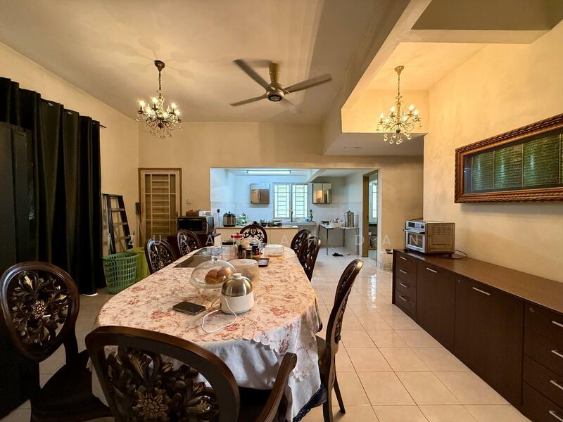 Bungalow for Sale in Shah Alam (Selangor) - Zuraidah Dan - Dining Room - PropertyGuru.com.my