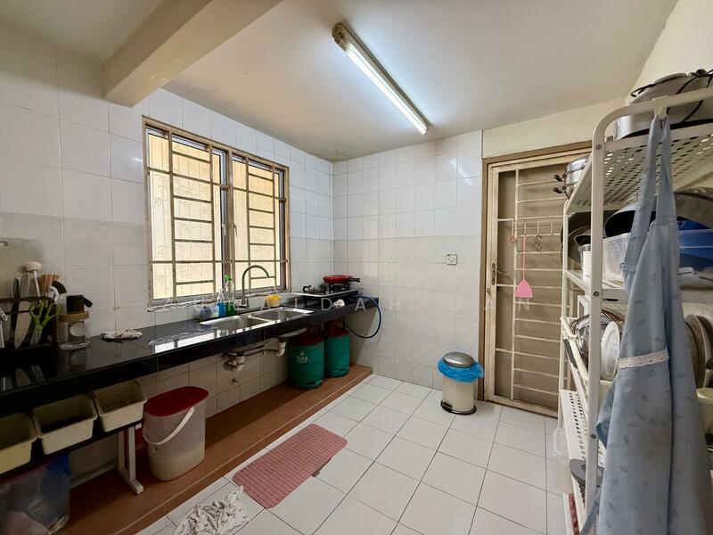 Bungalow for Sale in Shah Alam (Selangor) - Zuraidah Dan - Kitchen - PropertyGuru.com.my