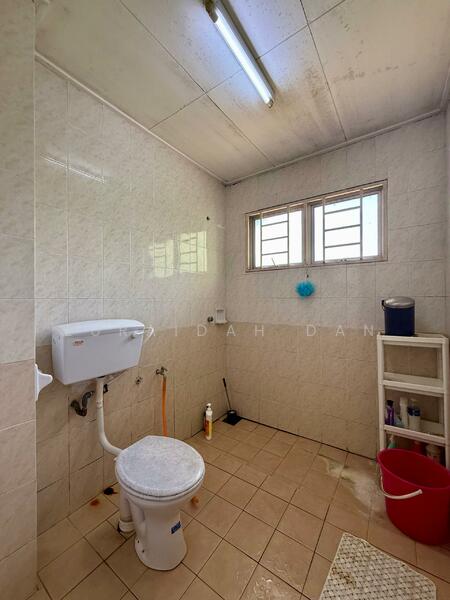 Bungalow for Sale in Shah Alam (Selangor) - Zuraidah Dan - Bathroom - PropertyGuru.com.my