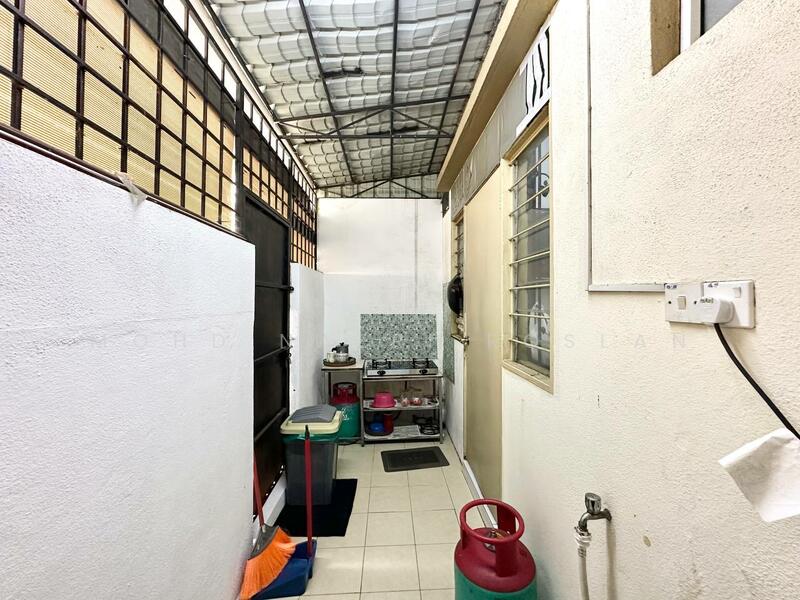 2.5-storey Terraced House for Sale in Puchong (Selangor) - Mohd Nazri Roslan - Kitchen - PropertyGuru.com.my