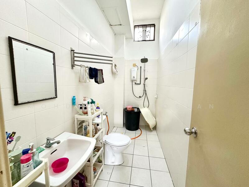 2.5-storey Terraced House for Sale in Puchong (Selangor) - Mohd Nazri Roslan - Bathroom - PropertyGuru.com.my