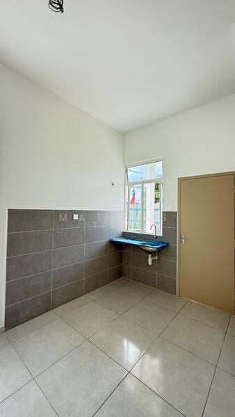 Taman Merlimau Emas Melaka untuk Untuk Dijual - RM 309,600, Feb 2026 - Kitchen - PropertyGuru.com.my