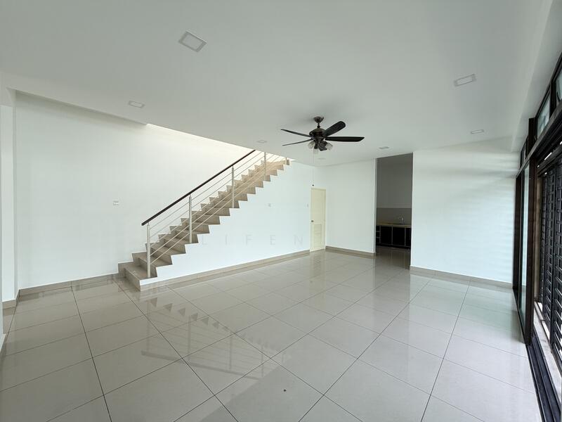 Adda Heights untuk Untuk Dijual - RM 1,500,000, Feb 2026 - Living Room - PropertyGuru.com.my
