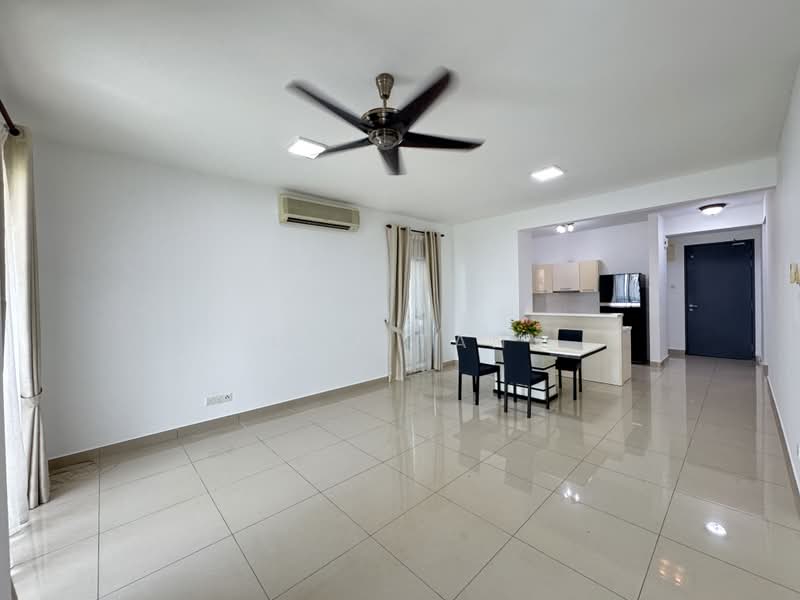 Kondominium untuk Disewa di Casa Tropicana - Max Tan - Living Room - PropertyGuru.com.my