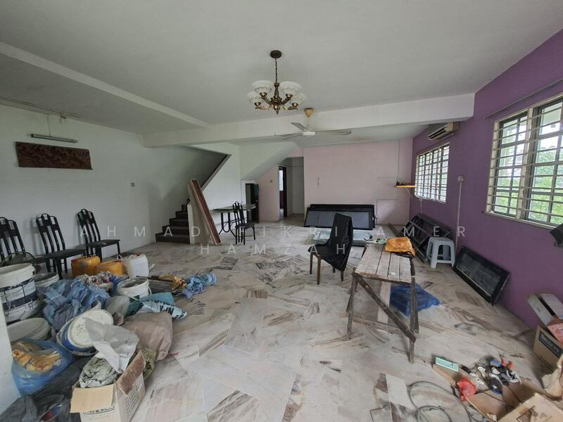 2-storey Terraced House for Sale in Taman Saujana Puchong (Seri Kembangan) - Ahmad Fikri Amer Hamzah - Living Room - PropertyGuru.com.my